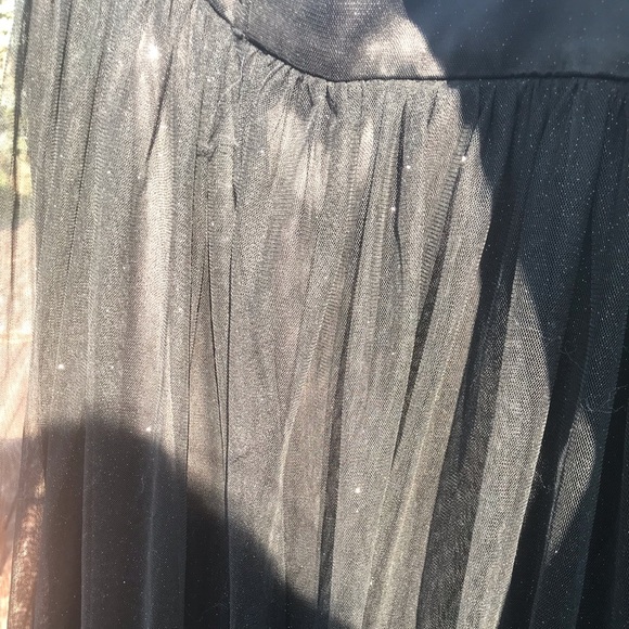 Eliza J black long skirt size 10, glittery tulle fabric and silk. - Picture 9 of 10